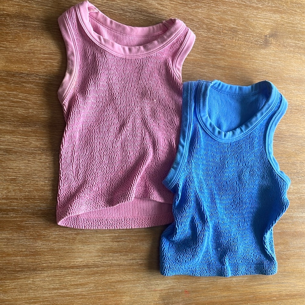 Blue and pink ribbed tops, super cute and cumfy